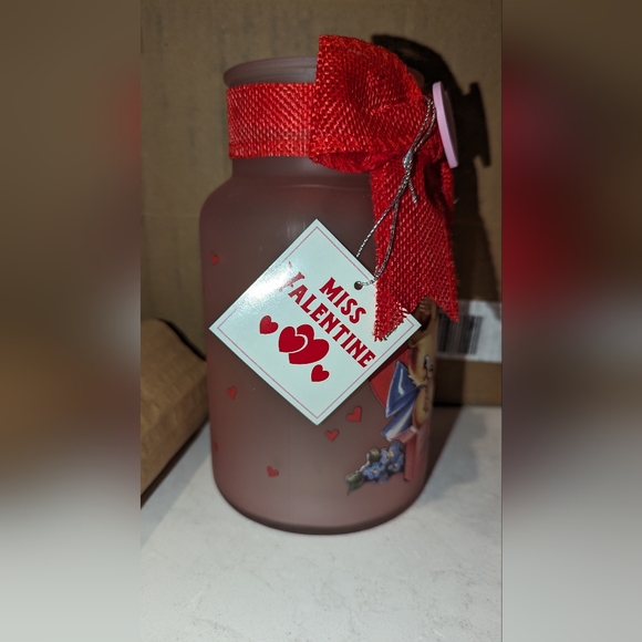 Miss Valentine Illuminated Milk Jugs - Picture 5 of 10